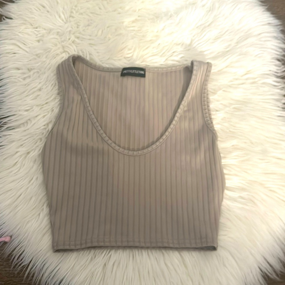 Gray PRETTYLITTLETHING crop top